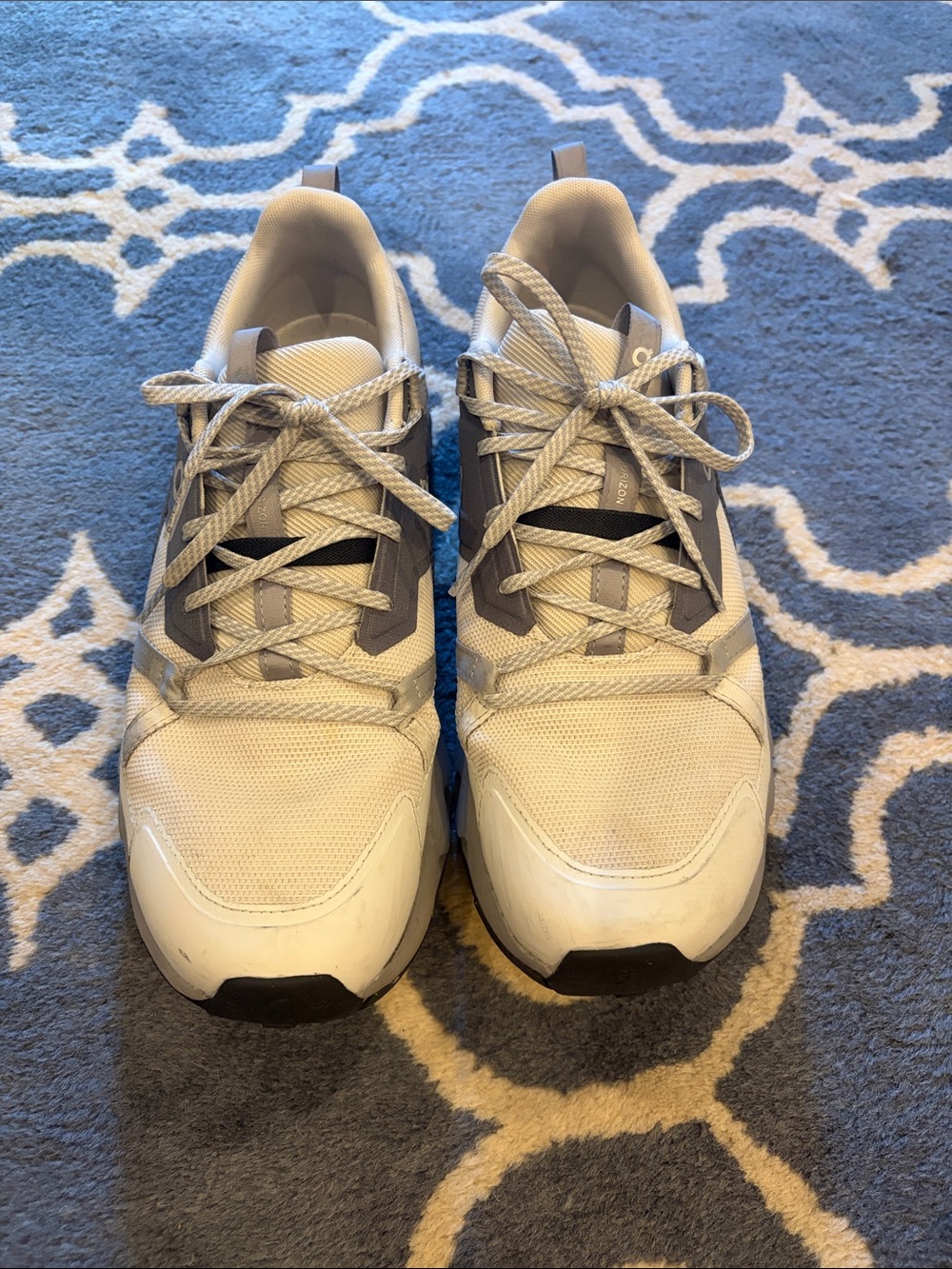 Men's Lightweight White and Light Gray Running Sneakers